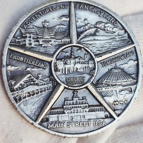 Disney Parks Vintage Pendant Keychain Walt Disney World Rare - Picture 9 of 12